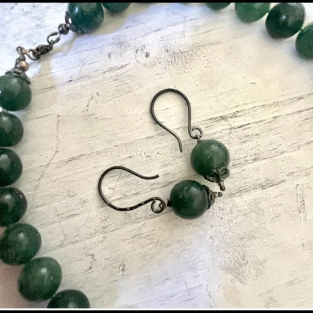 Green quartz beaded necklace and earrings set - Picture 8 of 13